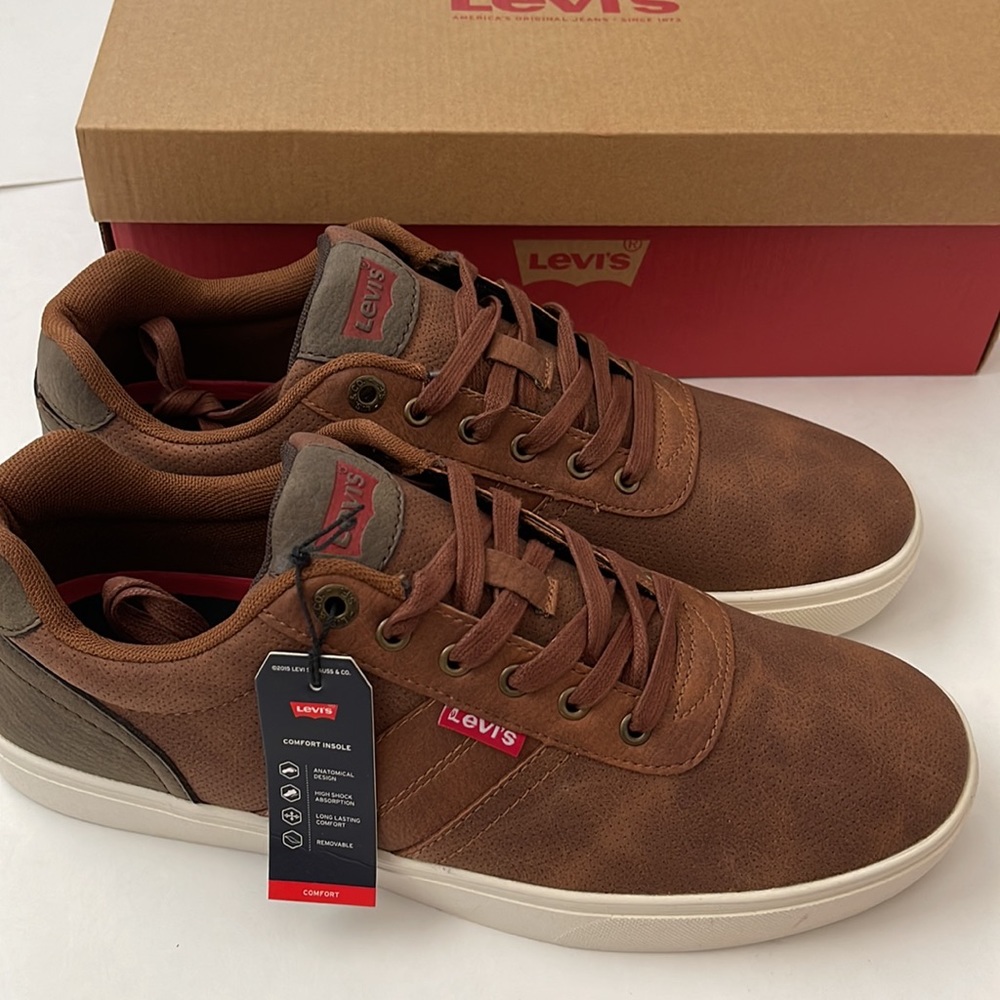 🎉HOST PICK Levi’s brown Miles WX Performance shoes - Men’s size 10 - new in box